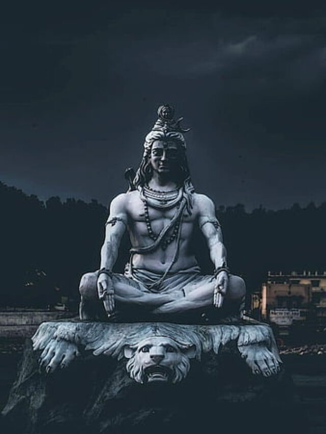 8 MOST ICONIC TEMPLES IN INDIA MUST VISIT