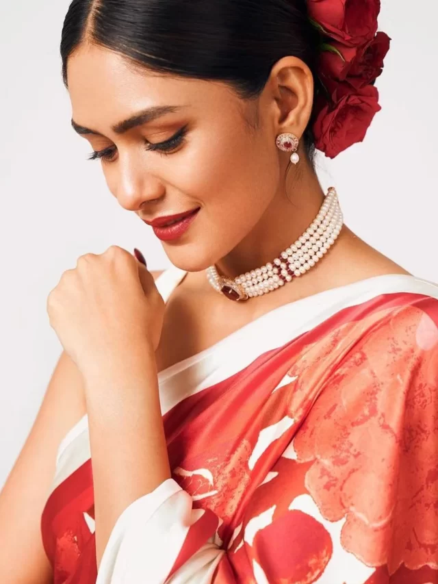 Mrunal Thakur’s Comfy Sarees For a Wedding Night.