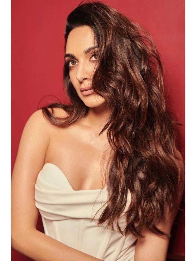 Kiara Advani Simple Haircare Routine For Long and Straight Hair.